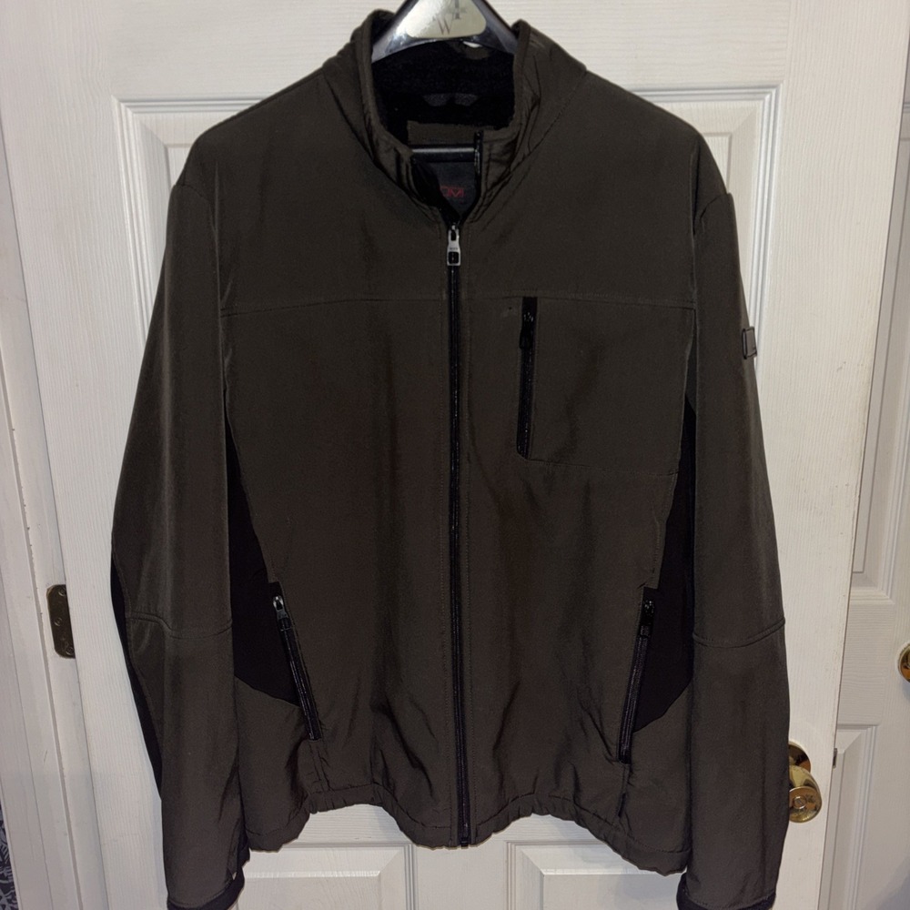 TUMI Men's XL Metro Softshell Fleece Lined Jacket Green / Black Full Zip Coat
